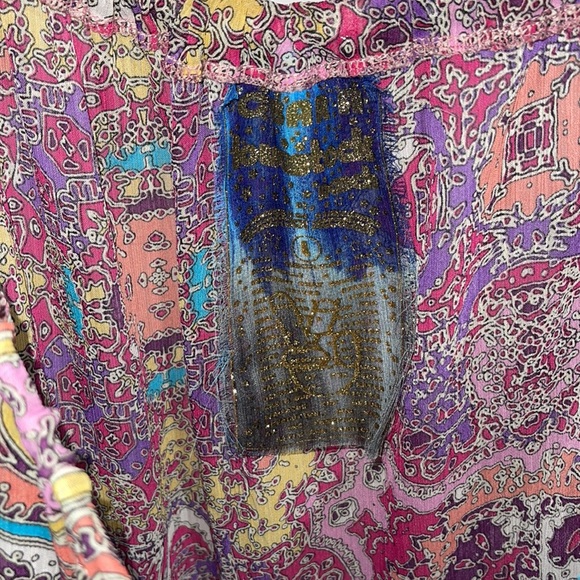 Perfect condition blouse - Picture 2 of 5